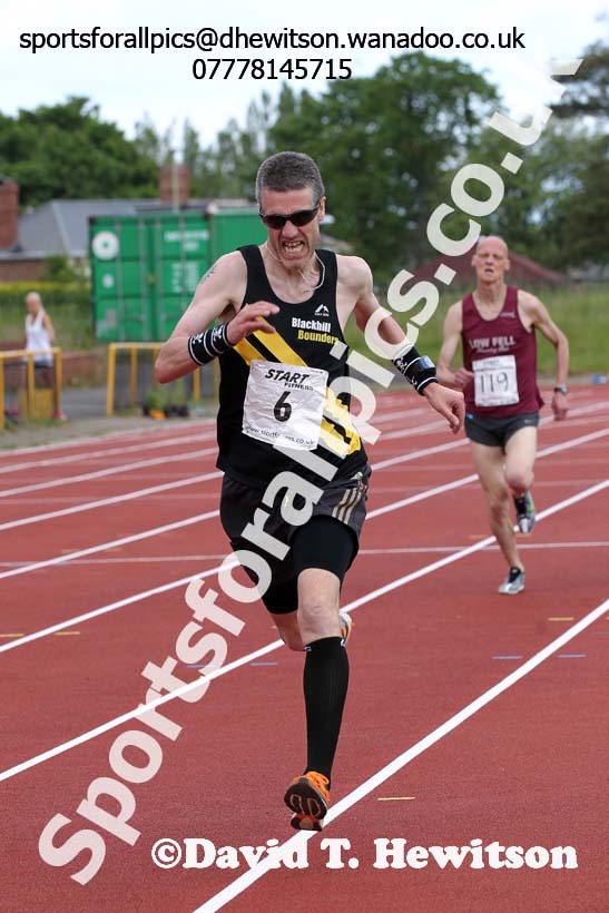 1500 metres, North East Masters Champs, Monkton Stadium,  Jarrow. Photo: David T. Hewitson/Sports for All Pics